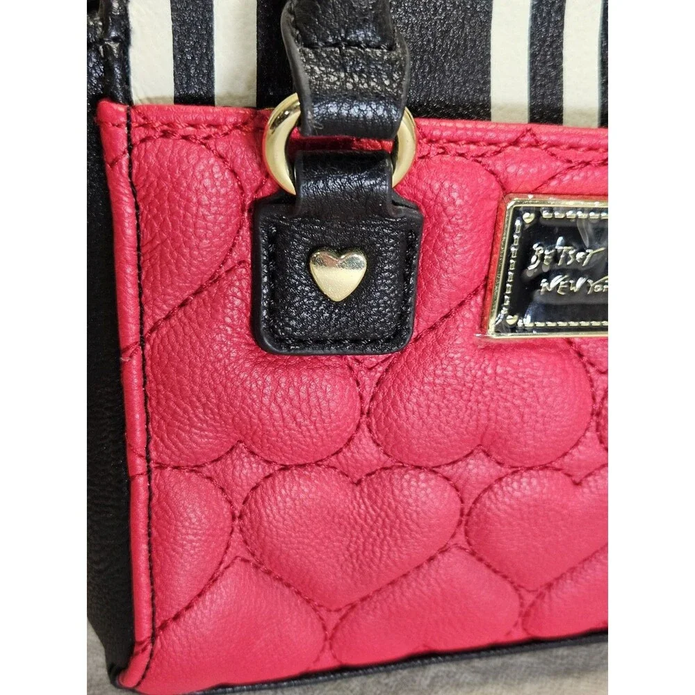 Small Betsey Johnson Heart Quilted Purse Black White Red New No Tags